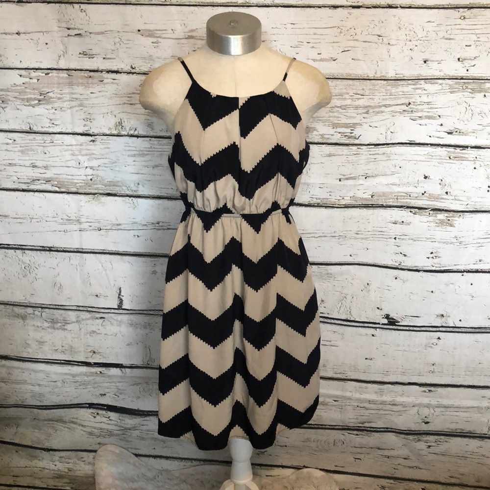 EUC buttons Chevron Dress